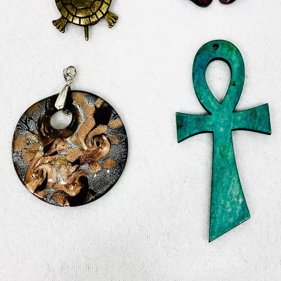 Pendant Lot to Upcycle/Recyle - Picture 2 of 5